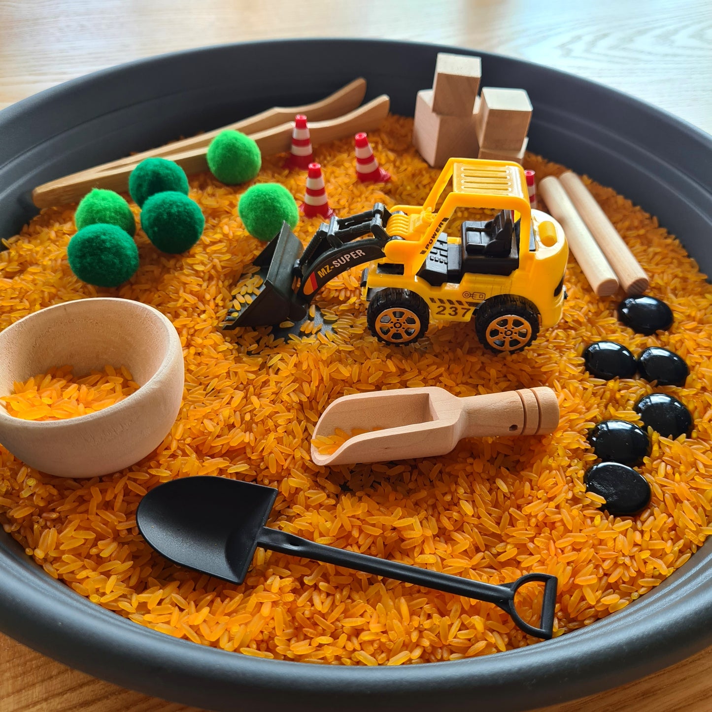 Baustelle Montessori Aktionstablett - Sensory Play