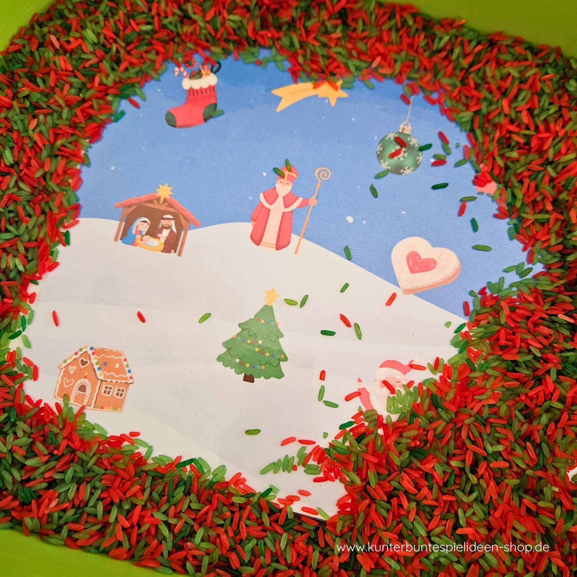 Versteckte Motive unter Spielreis (Nikolaus, Baum, Herz) – Suchen und Finden Weihnachten als PDF-Druckvorlage.