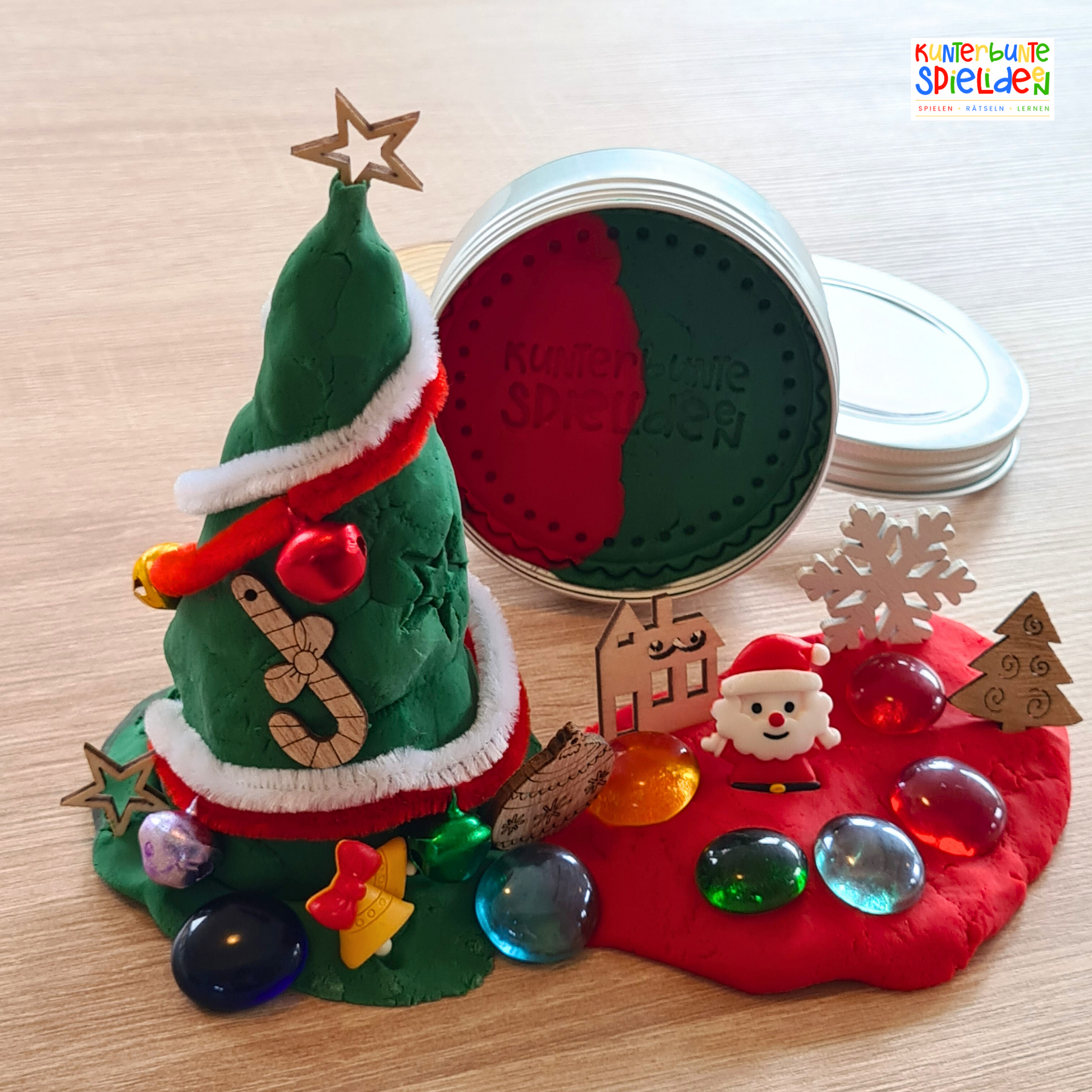 Weihnachtsbaum Knetbox DIY – Kunterbunte Spielideen