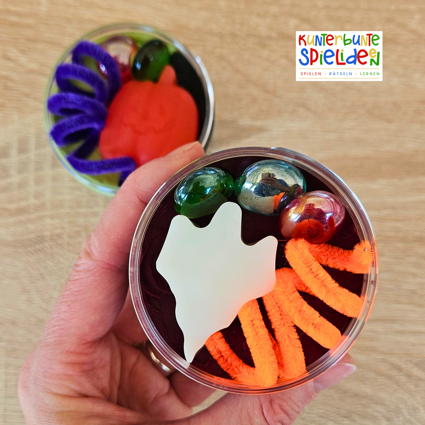 Halloween Play Dough Kit handgemachte vegane Knete mit losenTeilen Kreatives Spiel für Kinder für Halloween und in der Herbstzeit,Knete für Kinder, Gastgeschenk, Kleines Geschenk zu Halloween unter 10 Euro