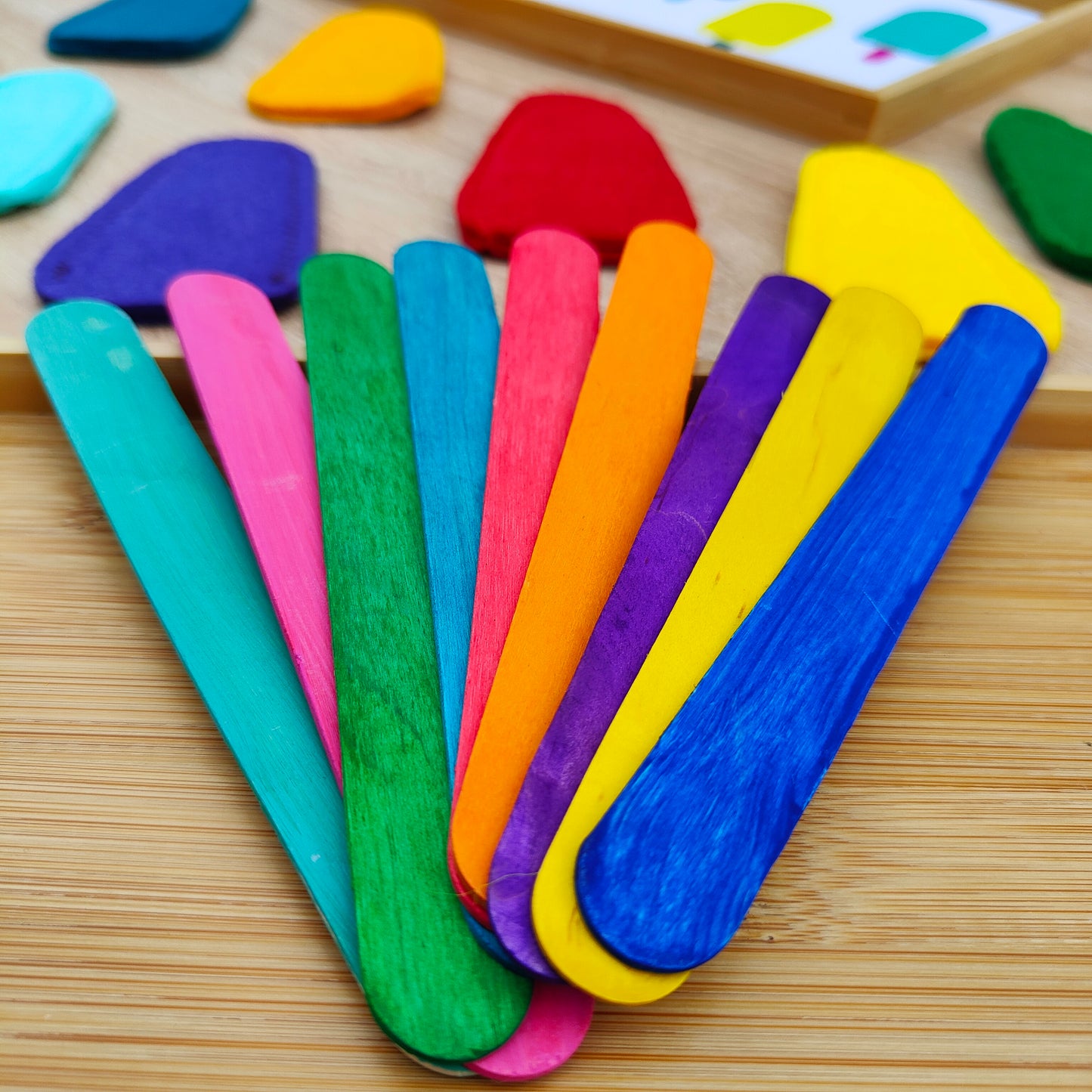 Feinmotorik Lernspiel ab 2 Jahre, Lernspiel ab 3 Jahre, Montessori Aktionstablett Geschenk, Steckspiel "Eis am Stiel" Farben zuordnen, Feinmotorik, Montessori Spiel, Geschenk Kleinkinder, Kaufmannsladen, Filz Popsicle