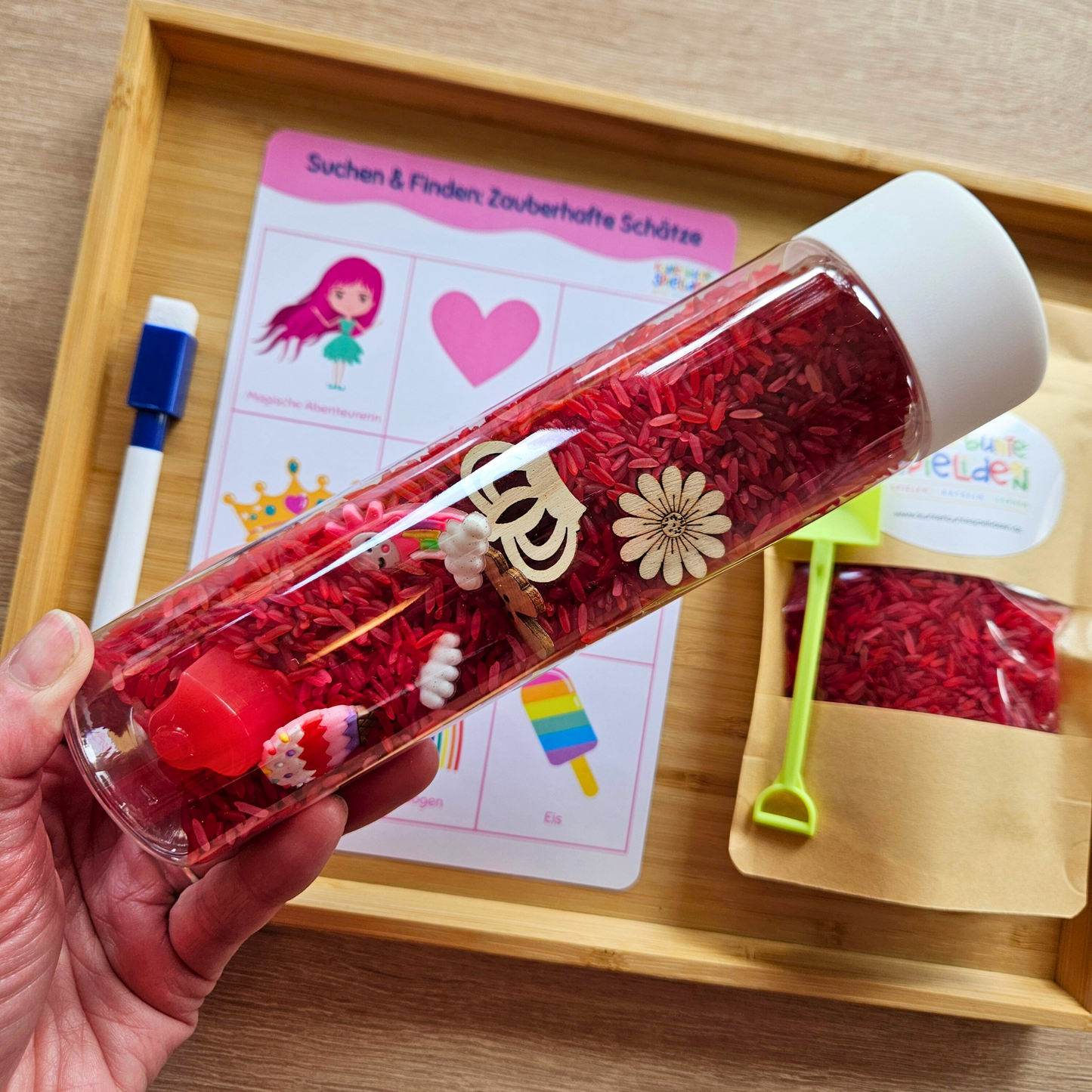 Mitbringsel Geschenk für Kinder: Sensorikflasche mit Reis, Suchspiel mit Suchbild und bunten Motiven