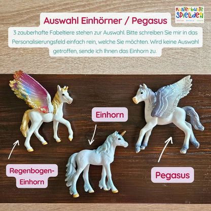 Sensory Play mit Einhörnern, Sensorischer Reis, Montessori Material, gefärbter Reis mit Schüttwerkzeugen und Schüttmaterialien, Einhorn Tierfigur, Holz Schüttwerkzeuge