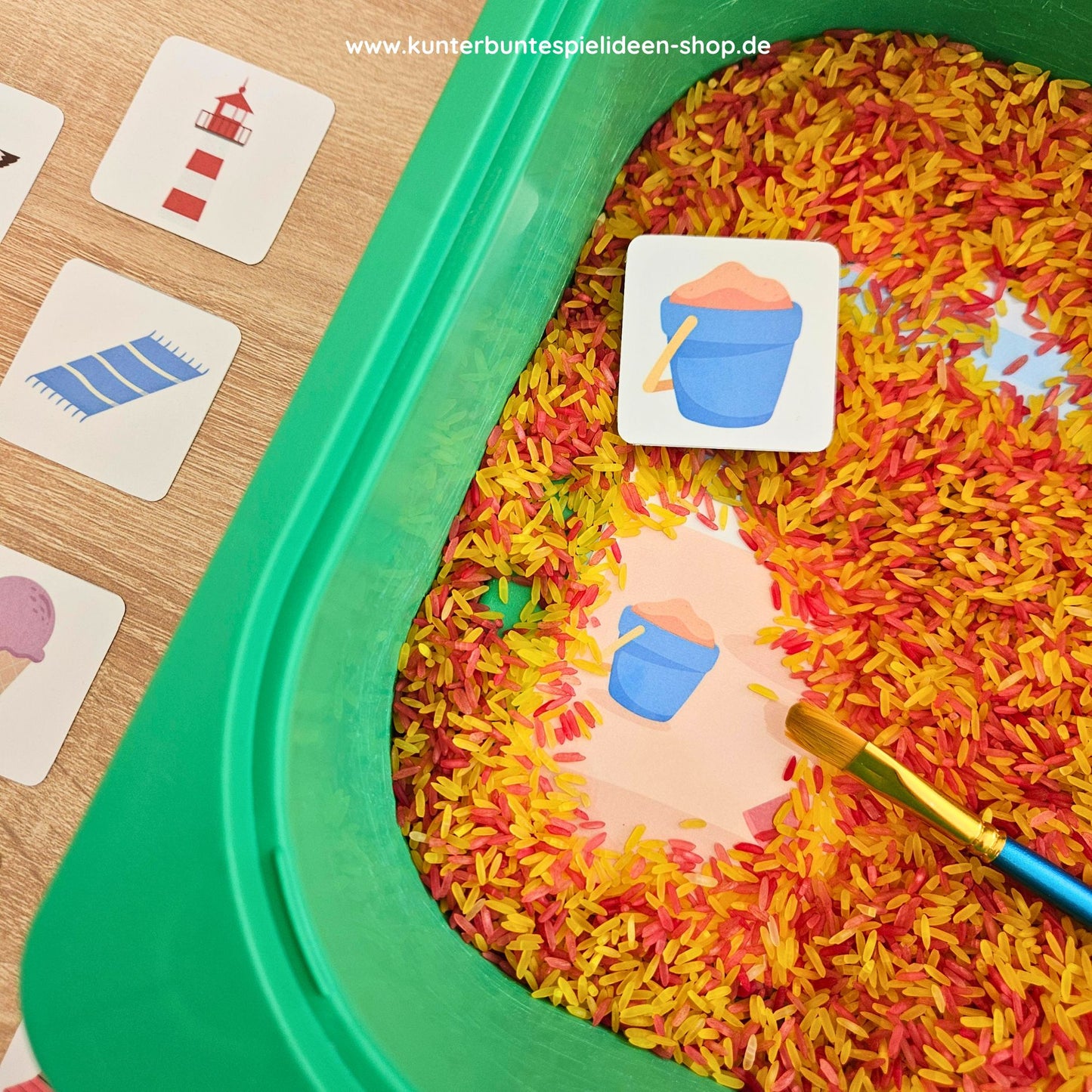 Suchbild Sommer Strand zum Ausdrucken als PDF mit Spielreis und Suchkarten – Suchen und Finden Spiel für Kinder ab 2 Jahren