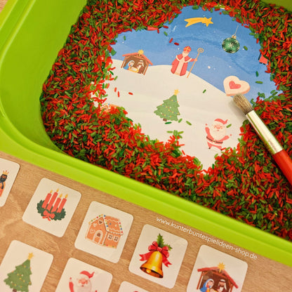 Sensorik-Tablett mit Suchfläche, Pinsel und Karten – weihnachtliches Aufmerksamkeits- und Feinmotorik-Spiel für Kinder.