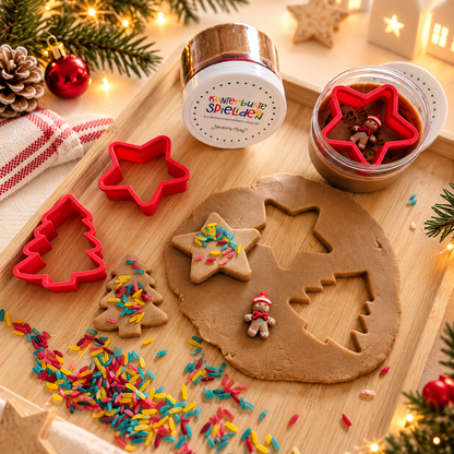 Weihnachtsbäckerei Knetset mit Tannenbaum-Ausstecher, brauner Knete und bunten Streuseln – kleine Spielidee zum Plätzchenformen in der Adventszeit.