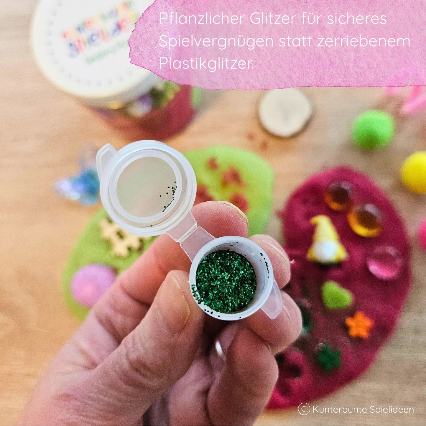 Knete als Geschenk im Frühling mit Wichtel-Figur, sensorischem Material und Zubehör für fantasievolles Spiel zu Ostern