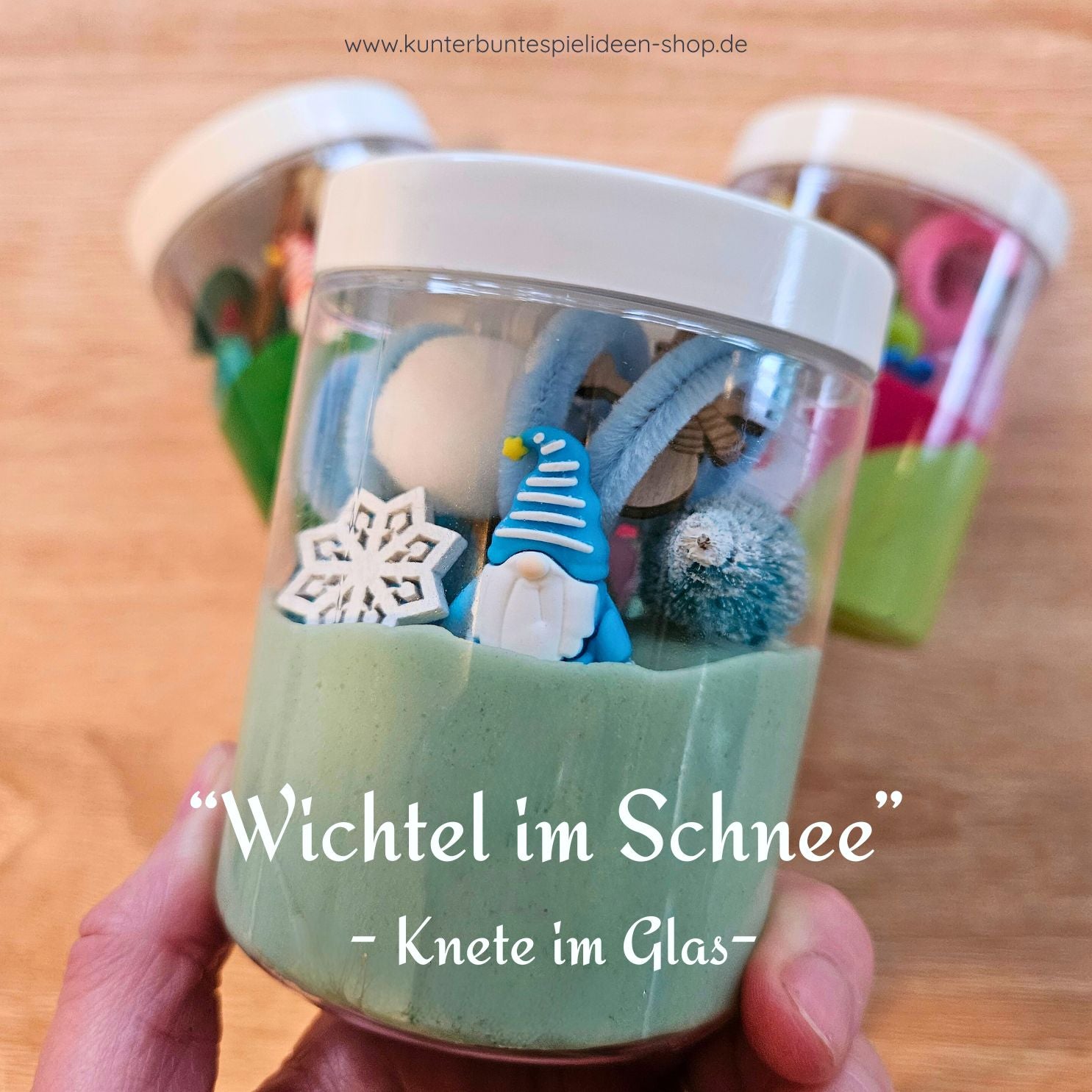 Knete zu Weihnachten-Wichtel im Schnee – Abschiedsgeschenk, Gruß bei Sondermission und Beschäftigungsspiel ohne Bildschirm; ideal für Wichteltür-Rituale und Eltern mit wenig Zeit.