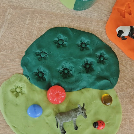 Kinder geburtstagsgeschenk Kindergeschenk Knetglas Wilde Tiere Knet set Bauernhof Sensory Play Play dough zubehör Gastgeschenke kinder knete Adventskalenderfüllung Weihnachtsgeschenk kinder Geschenke für jungen Geschenke für mädchen Geschenke für kinder