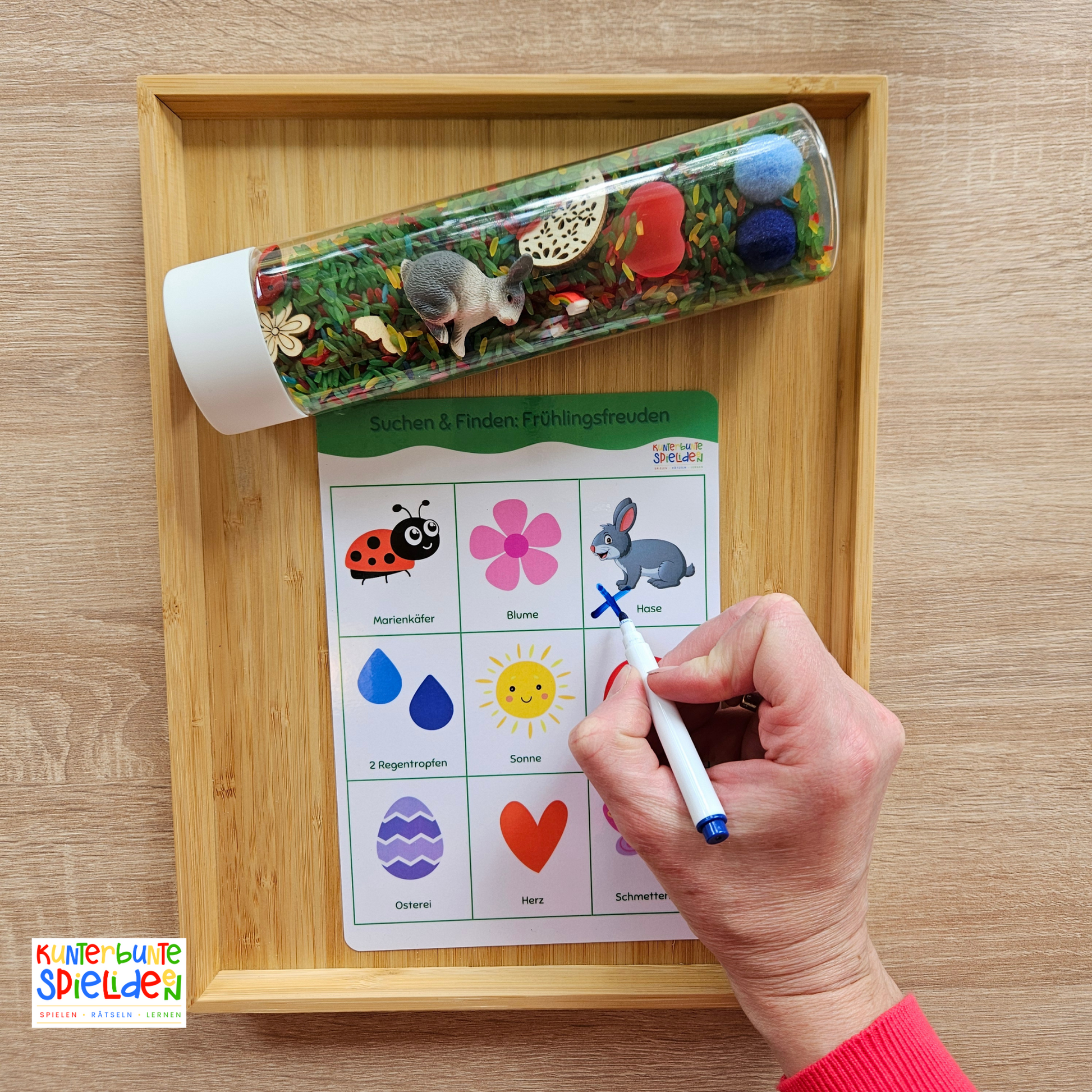 Sensory Bottle mit sensorischem Reis und Frühlingsmotiven, sensorisches Spiel im Frühling mit Suchbild für Zuhause und unterwegs