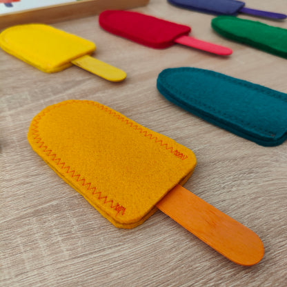 Zuordnungsspiel für Kinder mit Eisdiele-Motiv, bei dem Farben passend zugeordnet werden und spielerisch erstes Farbverständnis sowie selbstständiges Lernen gefördert werden